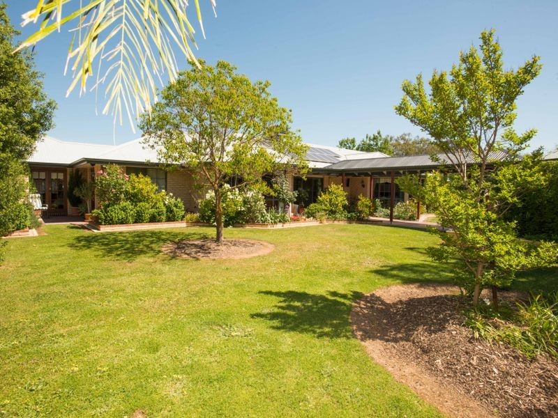 81 Hairs Lane, Benalla VIC 3672
