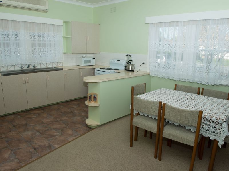 16 McGill, Benalla VIC 3672