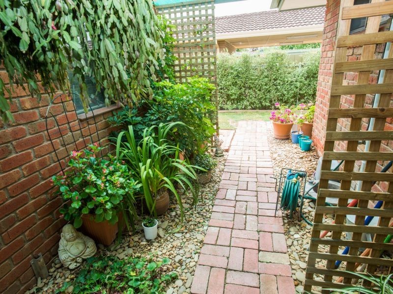 2/18 Charles Street, Benalla VIC 3672