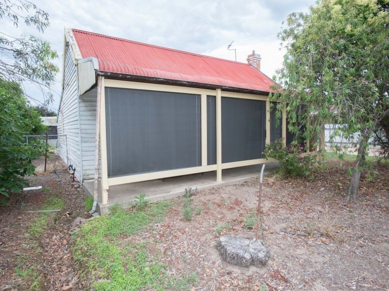 23 Tomkins Parade, Benalla VIC 3672