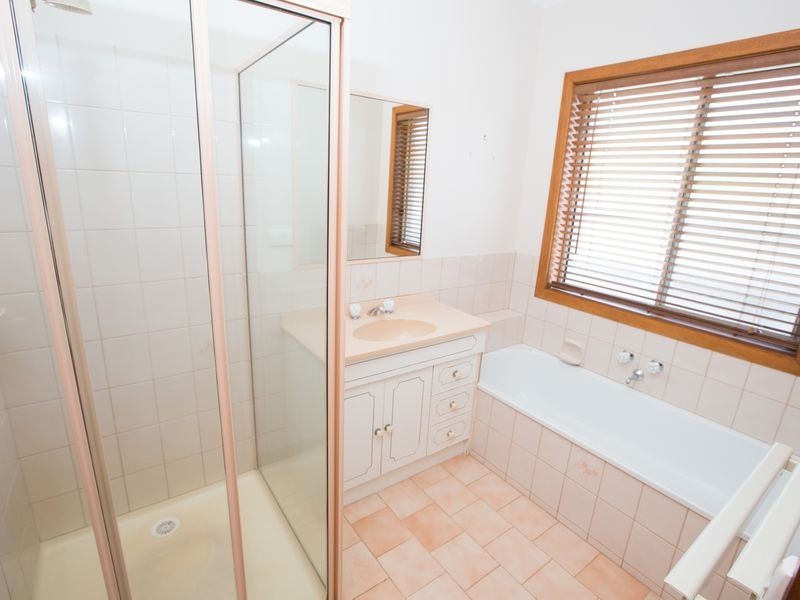 2/10 Ledger Court, Benalla VIC 3672