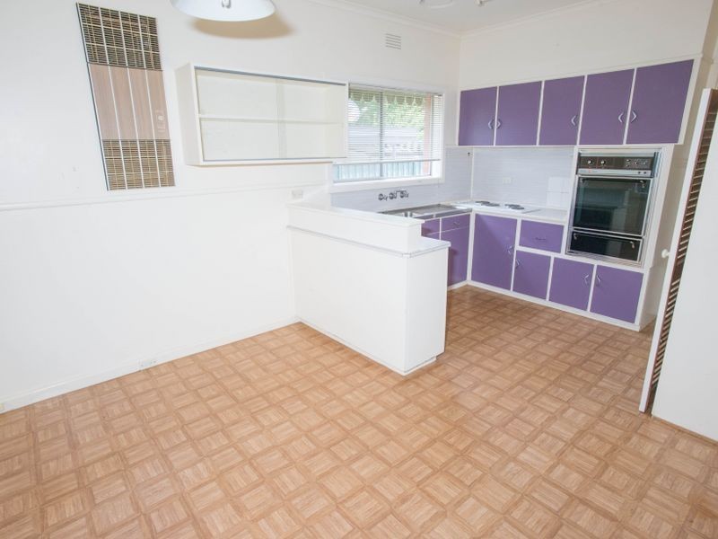 8 Neil Avenue, Benalla VIC 3672