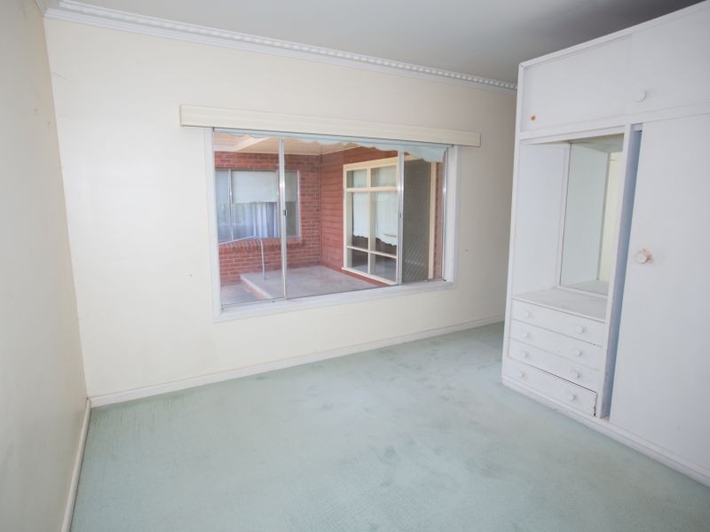 8 Neil Avenue, Benalla VIC 3672