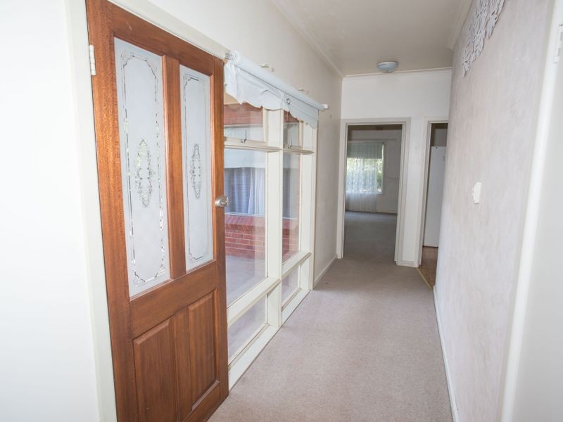 8 Neil Avenue, Benalla VIC 3672