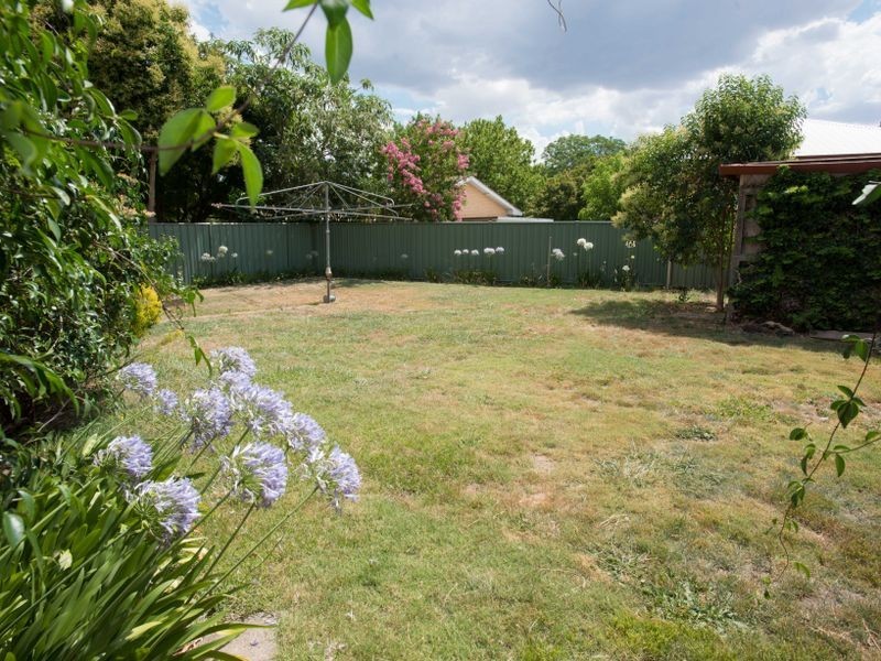 8 Neil Avenue, Benalla VIC 3672