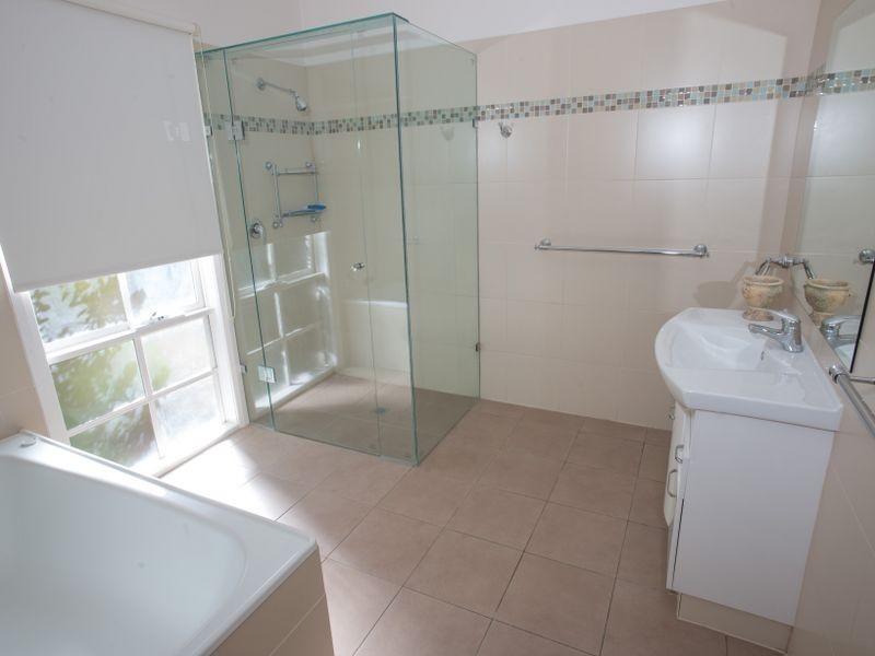 18 Gray Street, Benalla VIC 3672