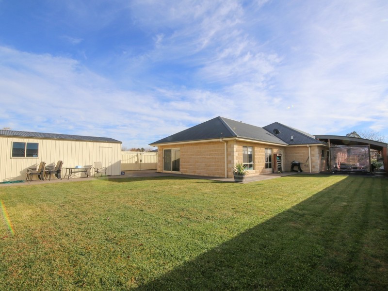 8 Sir Edward Drive, Benalla VIC 3672