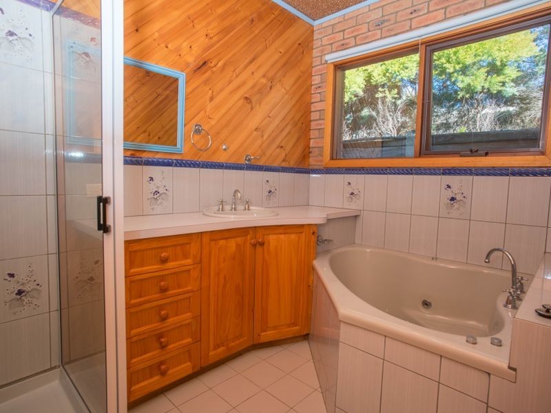 24 McConnan Street, Benalla VIC 3672