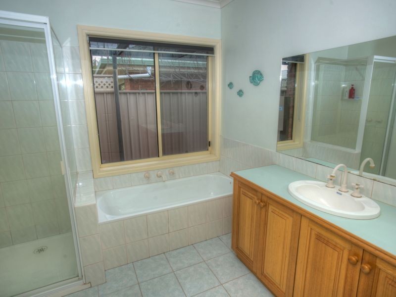 14 Exton Cresent, Benalla VIC 3672