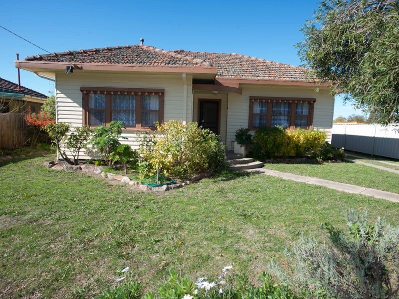 11 Salisbury, Benalla VIC 3672