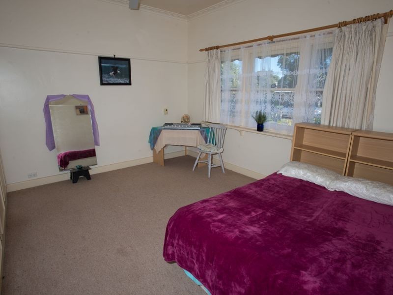 11 Salisbury, Benalla VIC 3672