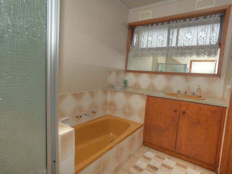 34 Shadforth Street, Benalla VIC 3672