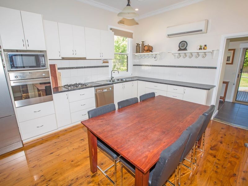 24 Goomalibee Street, Benalla VIC 3672