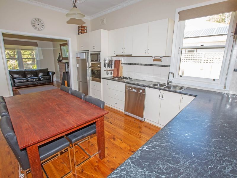 24 Goomalibee Street, Benalla VIC 3672