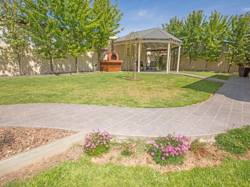 24 Goomalibee Street, Benalla VIC 3672