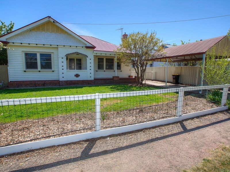 10 Deas Street, Benalla VIC 3672