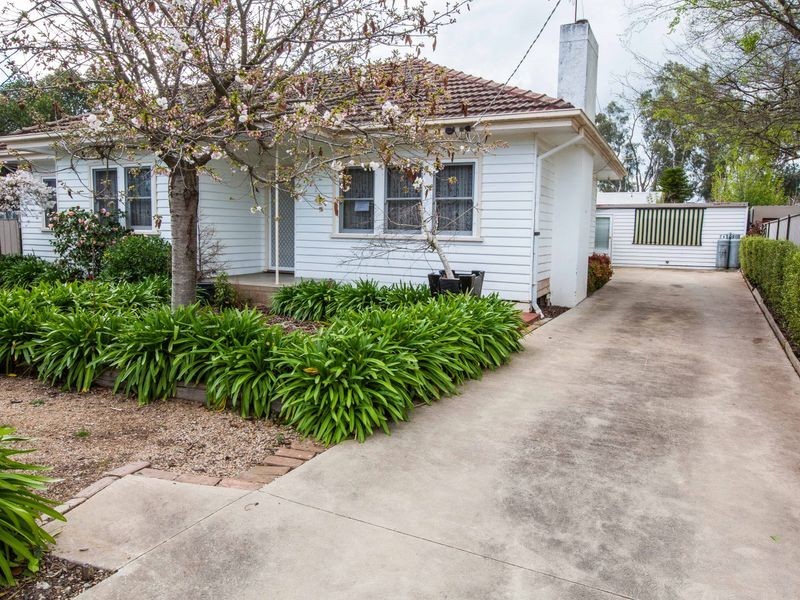 24 Shadforth St, Benalla VIC 3672