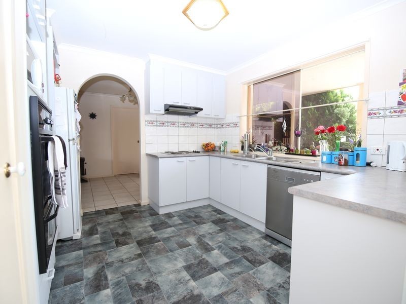 74 Willis Little Drive, Benalla VIC 3672