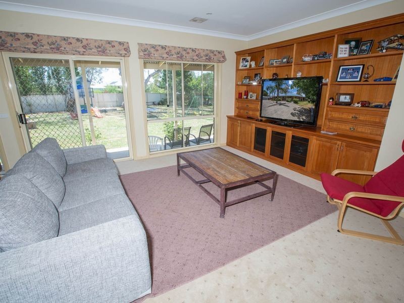 13 Shawbrook Ave, Benalla VIC 3672