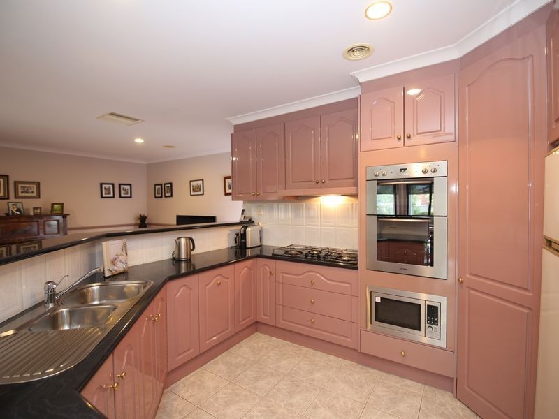 2 Knights Lane, Benalla VIC 3672