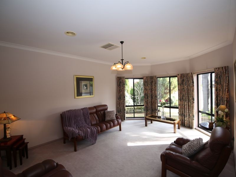 2 Knights Lane, Benalla VIC 3672