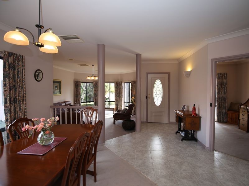 2 Knights Lane, Benalla VIC 3672