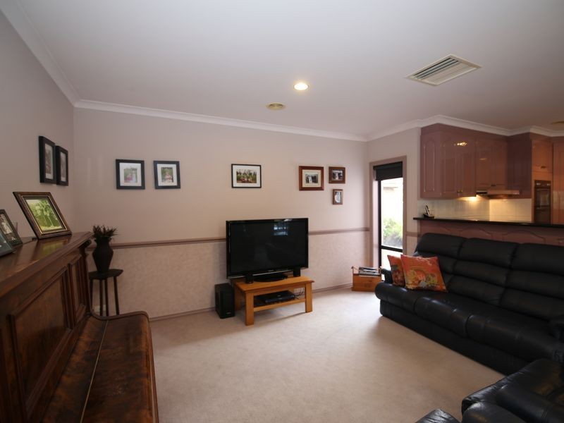 2 Knights Lane, Benalla VIC 3672