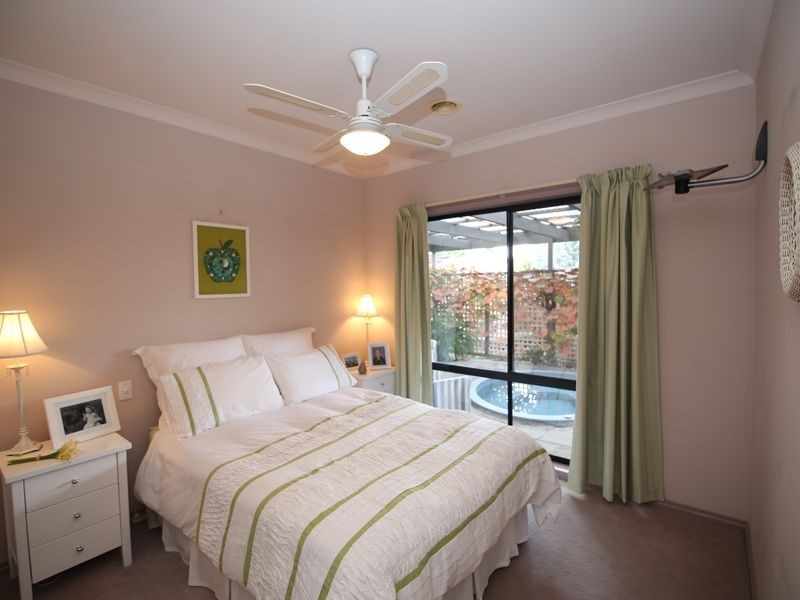 2 Knights Lane, Benalla VIC 3672