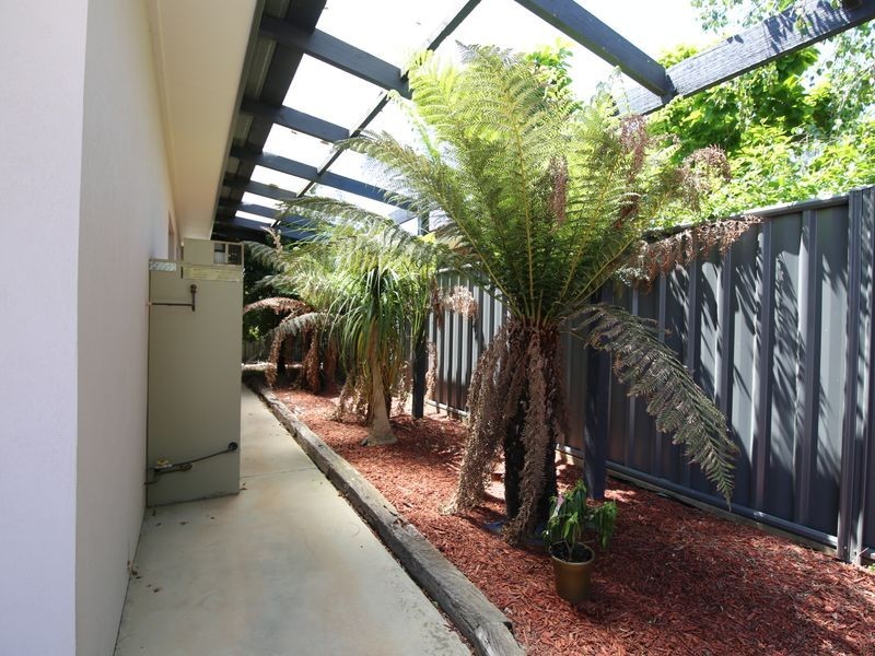 2/21 Waller Street, Benalla VIC 3672