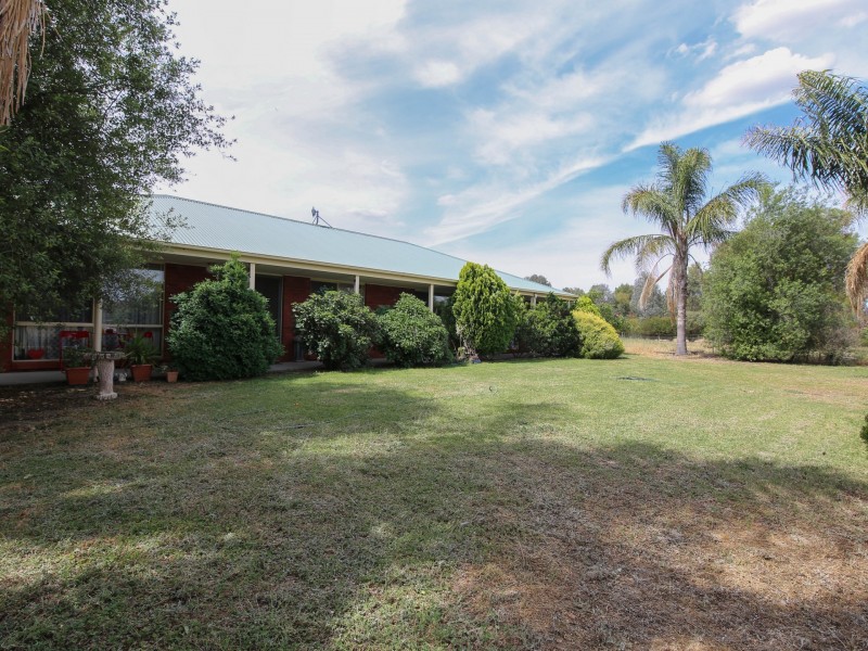 74 Willis Little Drive, Benalla VIC 3672