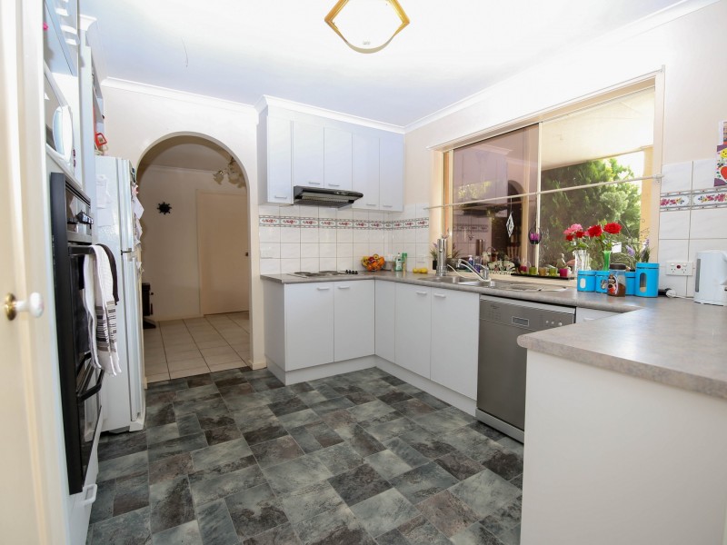 74 Willis Little Drive, Benalla VIC 3672