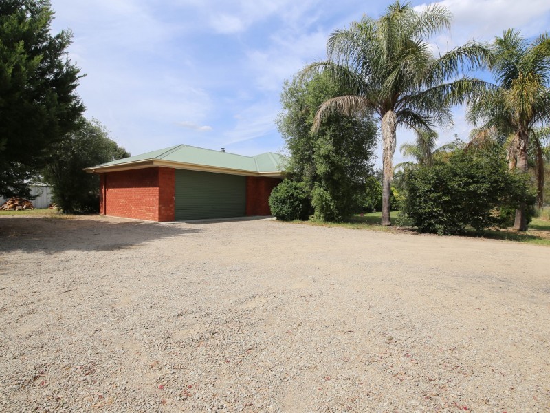 74 Willis Little Drive, Benalla VIC 3672