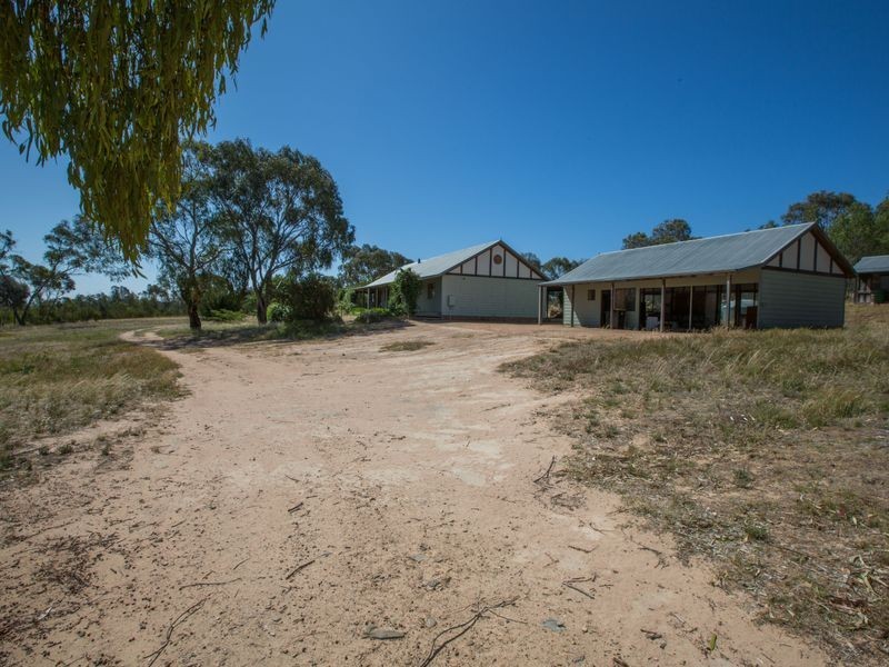 131 Griffiths Track, Mount Bruno VIC 3675