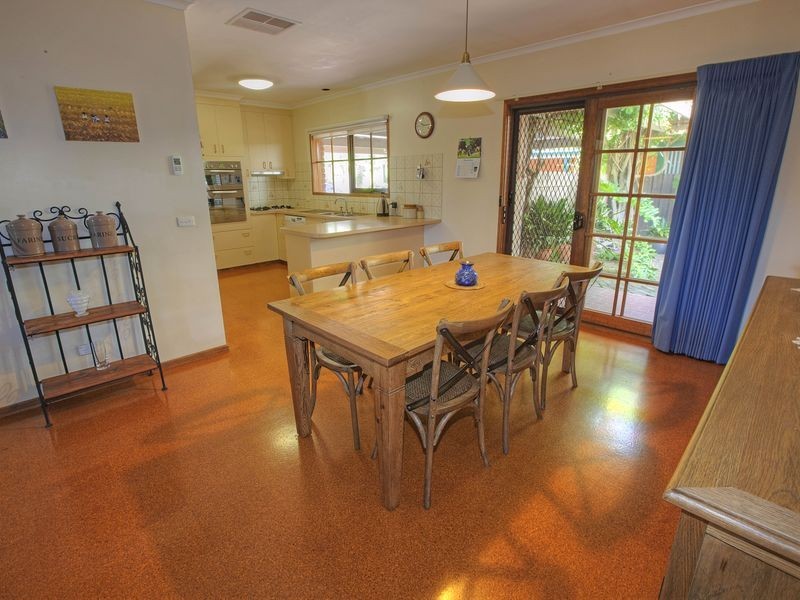 1 DIPLOMAT COURT, Benalla VIC 3672