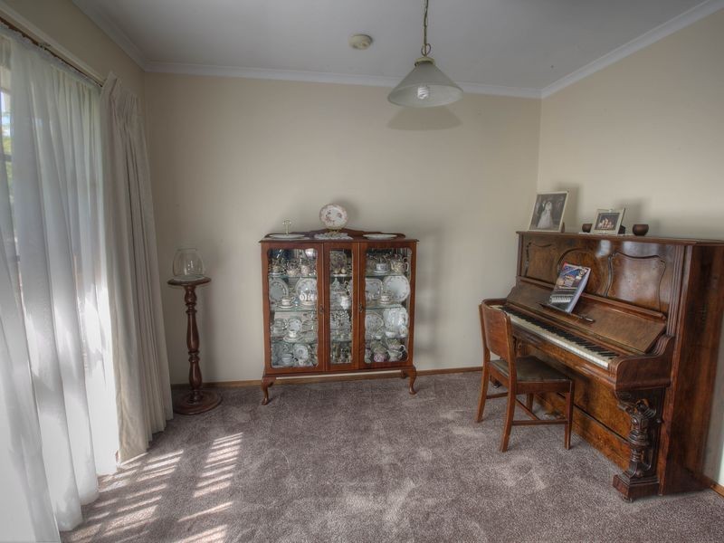 1 DIPLOMAT COURT, Benalla VIC 3672