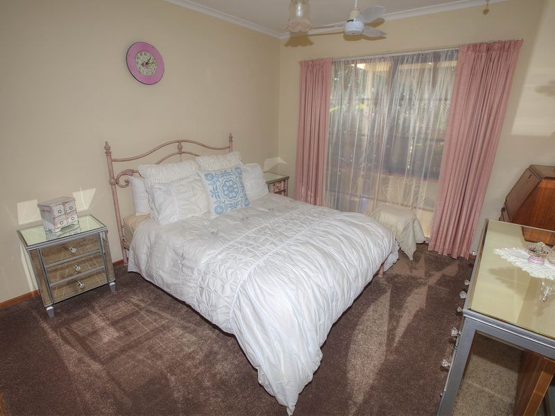 1 DIPLOMAT COURT, Benalla VIC 3672