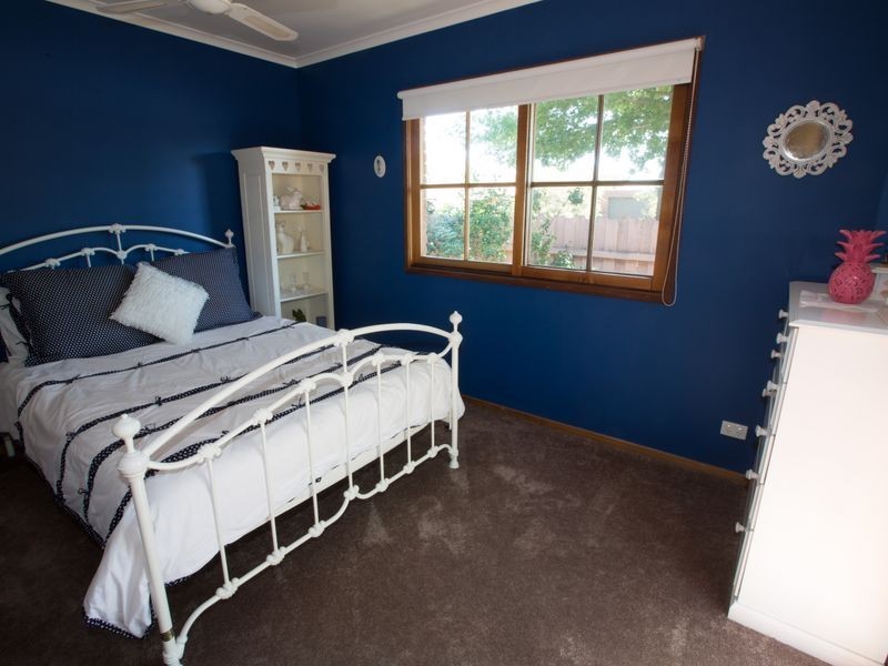 1 DIPLOMAT COURT, Benalla VIC 3672