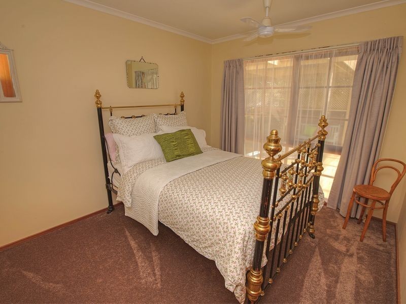 1 DIPLOMAT COURT, Benalla VIC 3672