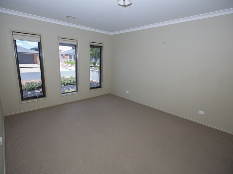 24 McNulty Drive, Benalla VIC 3672
