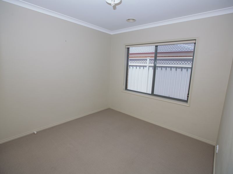 24 McNulty Drive, Benalla VIC 3672