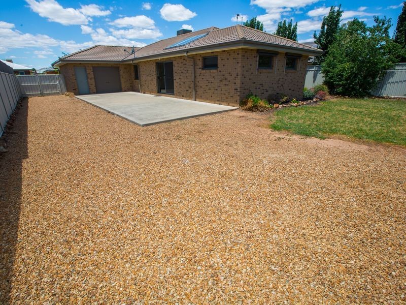 24 McNulty Drive, Benalla VIC 3672