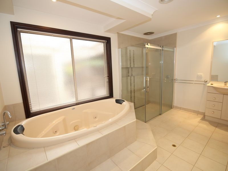 9 Bourke Drive, Benalla VIC 3672