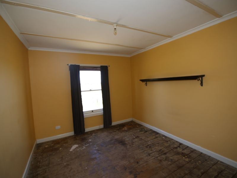 10 Neale Street Goorambat, Benalla VIC 3672