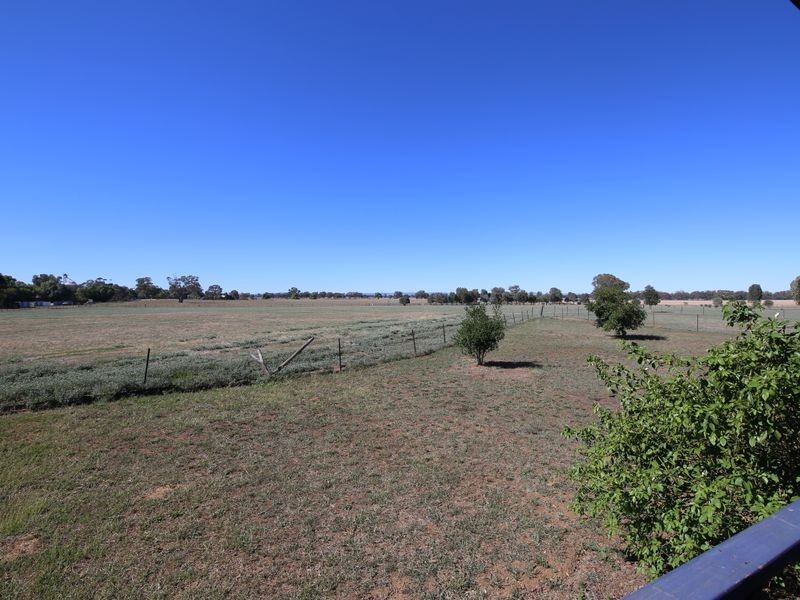 10 Neale Street Goorambat, Benalla VIC 3672