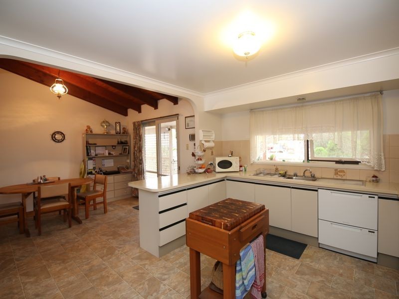 196 Hunter Road, Benalla VIC 3672