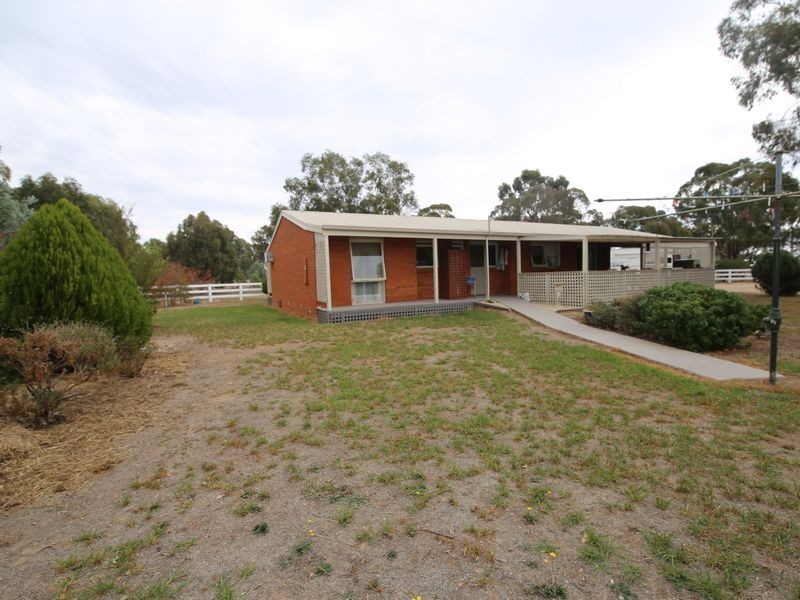 196 Hunter Road, Benalla VIC 3672