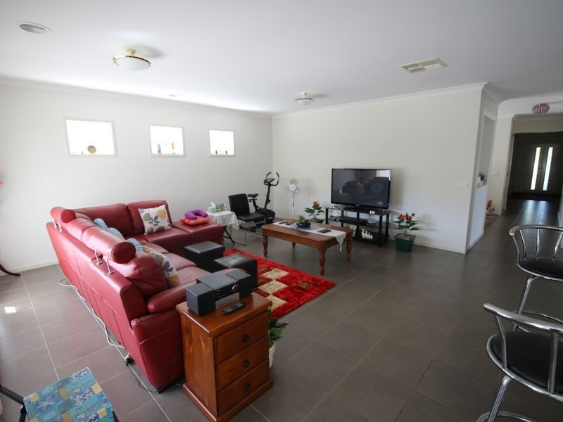 30 McNulty Drive, Benalla VIC 3672
