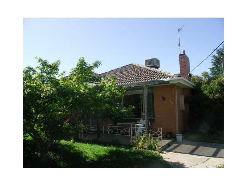 27 Helms Court, Benalla VIC 3672