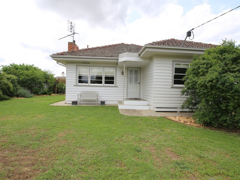 87 Mackellar St., Benalla VIC 3672
