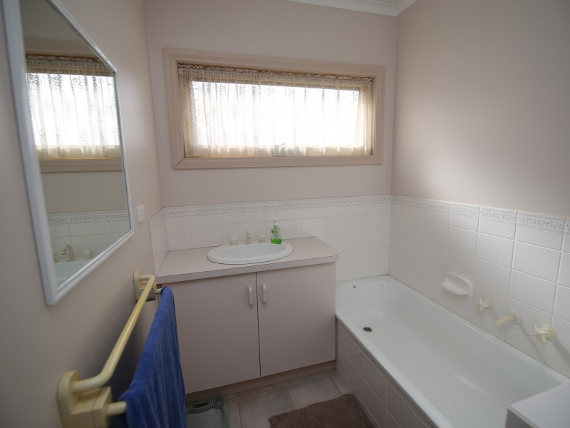 9 Riverview Road, Benalla VIC 3672